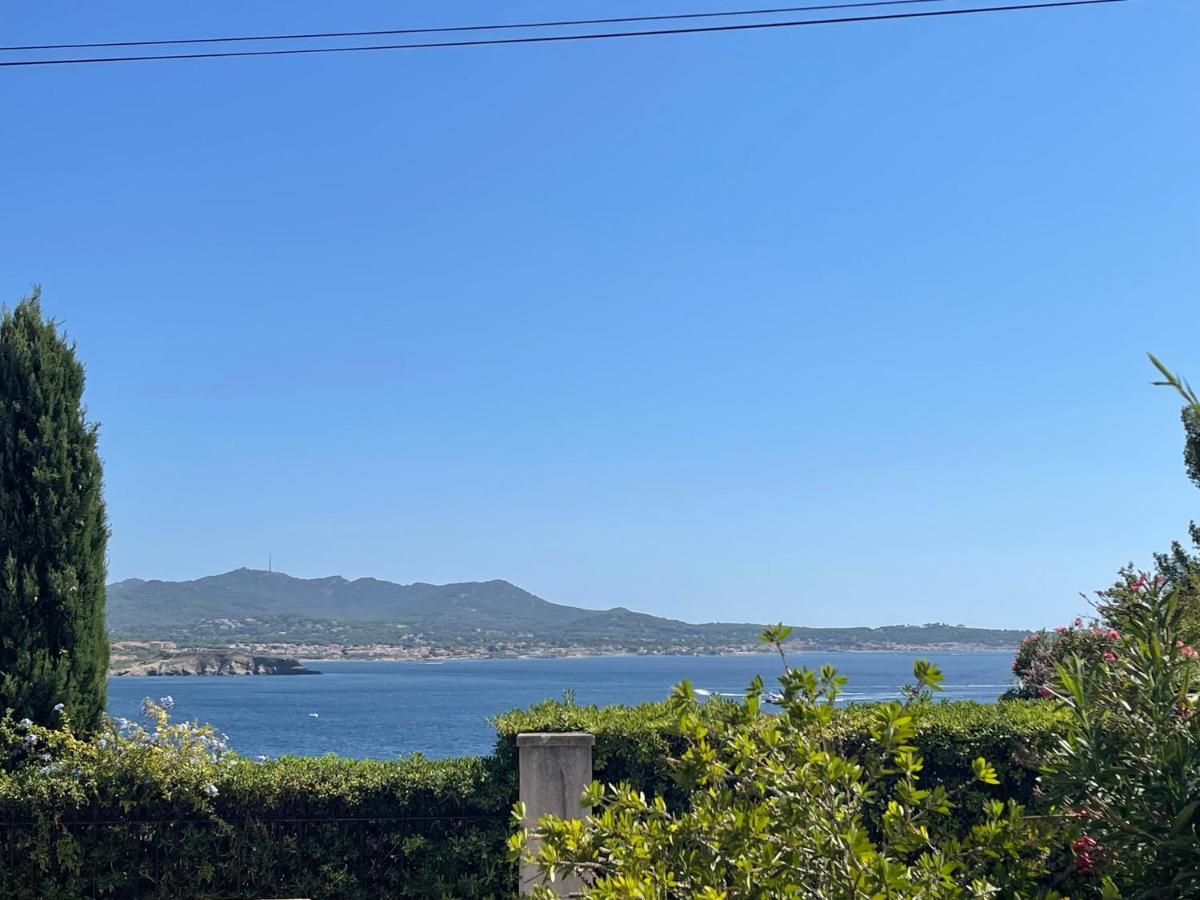 T2 vue mer avec jardinet / plage et port à pied Sanary-sur-Mer Exterior foto